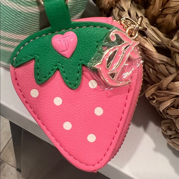 So. Cute JUICY COUTURE Wristlet💗 - Picture 2 of 16